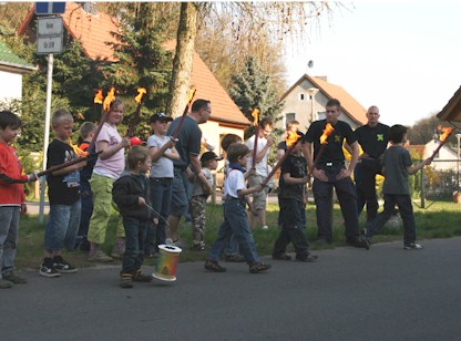 Fackelumzug zum Osterfeuer 2009