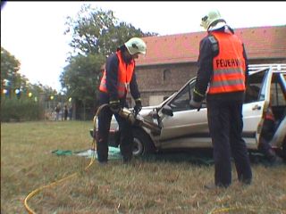 Einweisung der Kameraden kurz vor der Übung